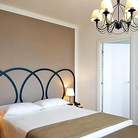 Crichelon Hotel 3*