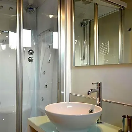 Crichelon Hotel 3*