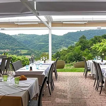 Crichelon Hotel 3*